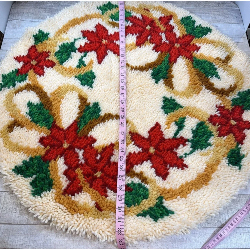 Vintage Christmas Latch Hook Rug Round Poinsettia Holiday Handmade 33